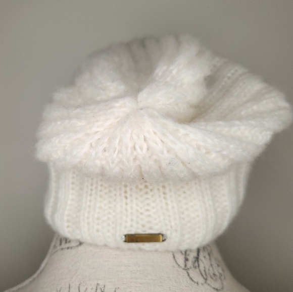 Vintage white winter hat - Picture 4 of 5